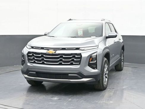 New 2026 Chevrolet Equinox LT image 2