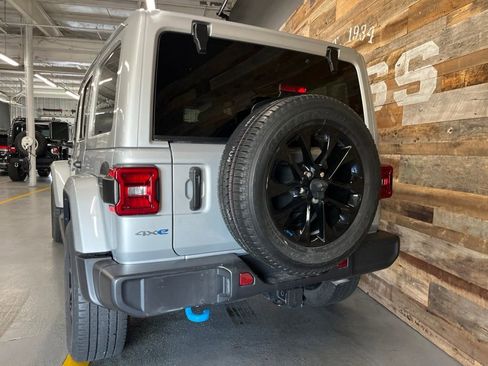 Used 2023 Jeep Wrangler Unlimited Sahara w/ Cold Weather Group AWD/4WD image 21