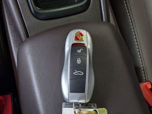 Used 2016 Porsche 911 Turbo S image 31