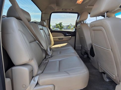 Used 2013 GMC Sierra 2500 Denali w/ Suspension Package, Off-Road AWD/4WD image 27