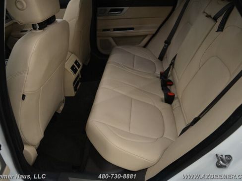 Used 2020 Jaguar XF Premium image 21