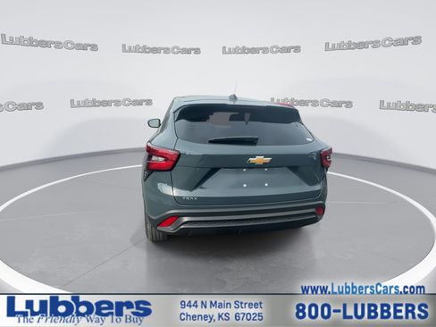 Used 2026 Chevrolet Trax LS FWD image 7