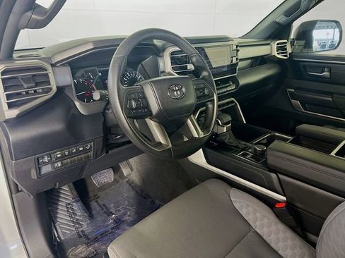 Used 2025 Toyota Tundra SR5 w/ SR5 Convenience Package AWD/4WD image 11