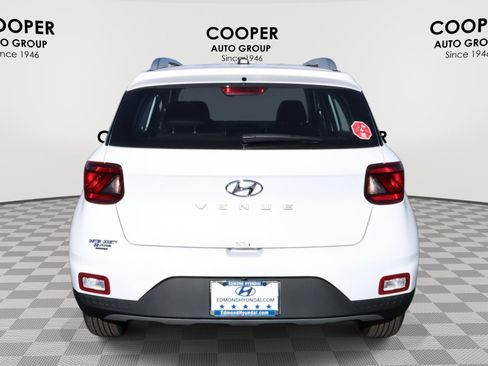 New 2026 Hyundai Venue SEL image 7