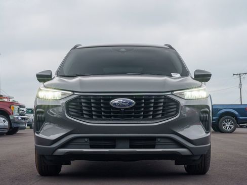 Used 2023 Ford Escape Active w/ Tech Pack #2 FWD image 2