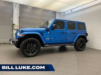 Used 2022 Jeep Wrangler Unlimited Sahara AWD/4WD video 1