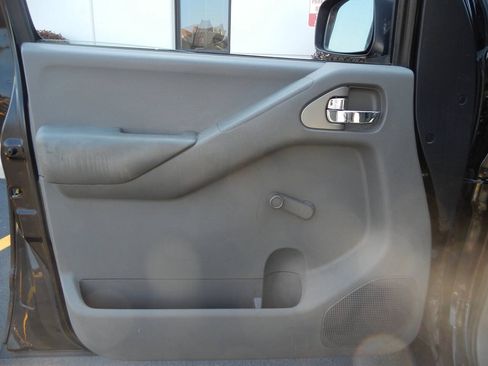 Used 2013 Nissan Frontier S RWD image 25