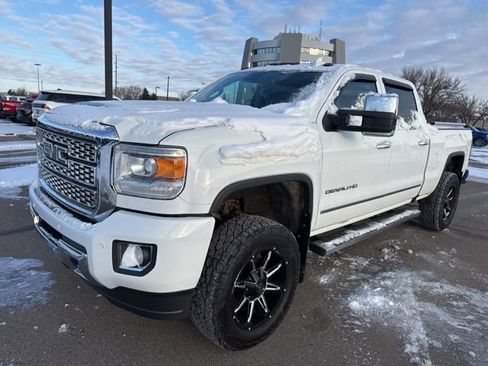 Used 2019 GMC Sierra 2500 Denali w/ Duramax Plus Package image 6