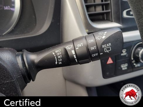 Used 2019 Toyota Highlander LE FWD image 32