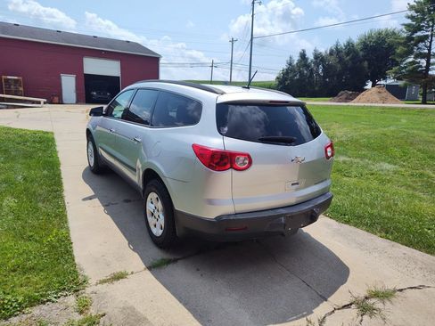 Used 2011 Chevrolet Traverse LS FWD image 2