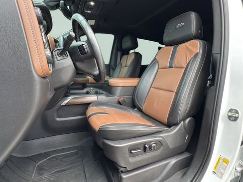 Used 2021 Chevrolet Silverado 1500 High Country w/ Technology Package image 5