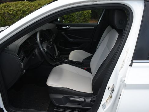 Used 2021 Volkswagen Jetta R-Line FWD image 8