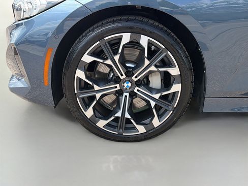 Used 2025 BMW 330i Sedan image 42