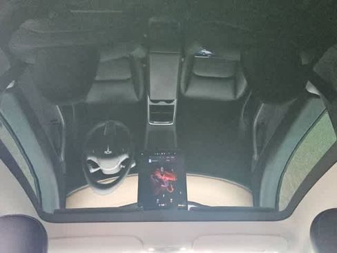 Used 2022 Tesla Model Y Long Range image 15