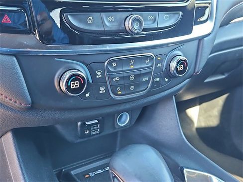 Used 2023 Chevrolet Traverse RS image 27