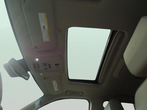 Used 2018 GMC Yukon XL Denali w/ Denali Ultimate Package image 36