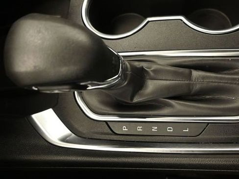 Used 2023 Chevrolet Traverse LT image 16