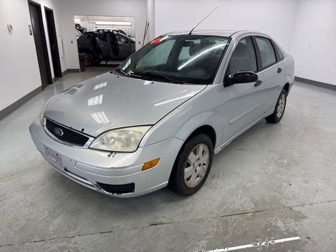 Used 2006 Ford Focus ZX4 Sedan image 4