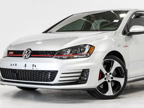 Used 2017 Volkswagen GTI SE FWD image 2
