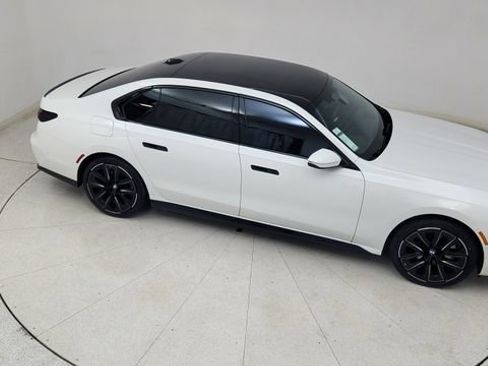 Used 2023 BMW 740i w/ Executive Package image 81