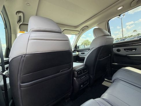 Used 2025 Honda Pilot Elite image 16