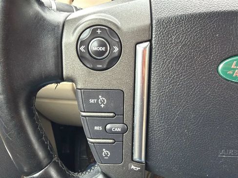 Used 2013 Land Rover LR4 HSE AWD/4WD image 12
