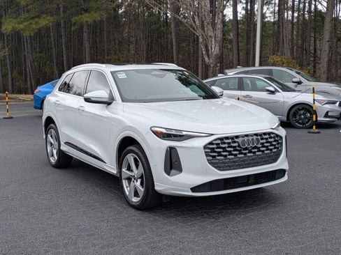 Used 2025 Audi Q5 Premium Plus image 3