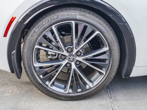 Certified 2023 Toyota Prius XLE image 12