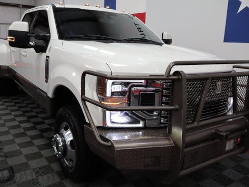Used 2022 Ford F350 King Ranch w/ King Ranch Ultimate Package AWD/4WD image 31