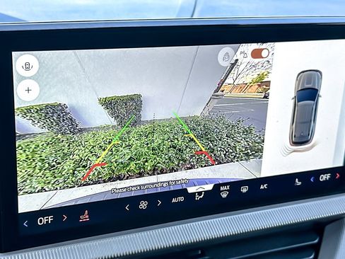 Used 2025 Ford Explorer Active image 24