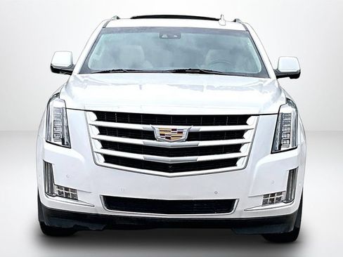 Used 2020 Cadillac Escalade Luxury AWD/4WD image 2