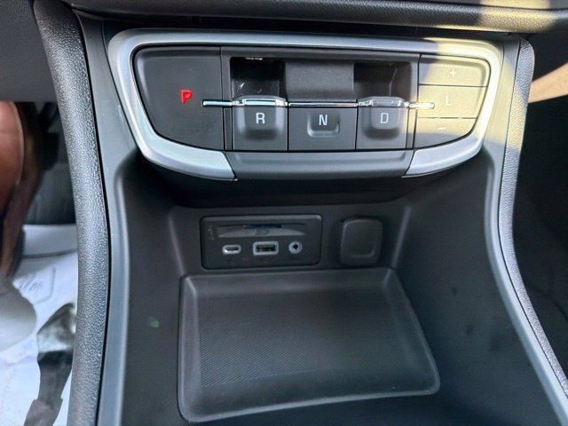 Certified 2024 GMC Terrain SLT w/ Tech Package AWD/4WD image 29