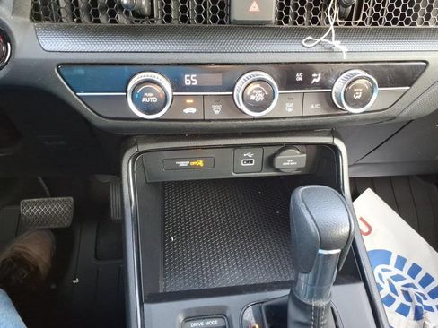Used 2025 Honda CR-V LX image 14
