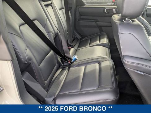 Used 2025 Ford Bronco Outer Banks AWD/4WD image 18