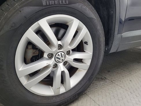 Used 2016 Volkswagen Tiguan S image 31