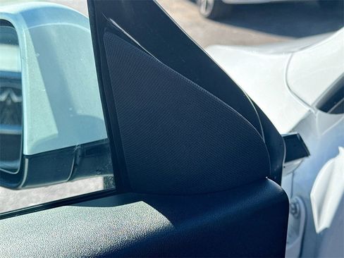 Used 2022 Tesla Model Y Long Range image 19