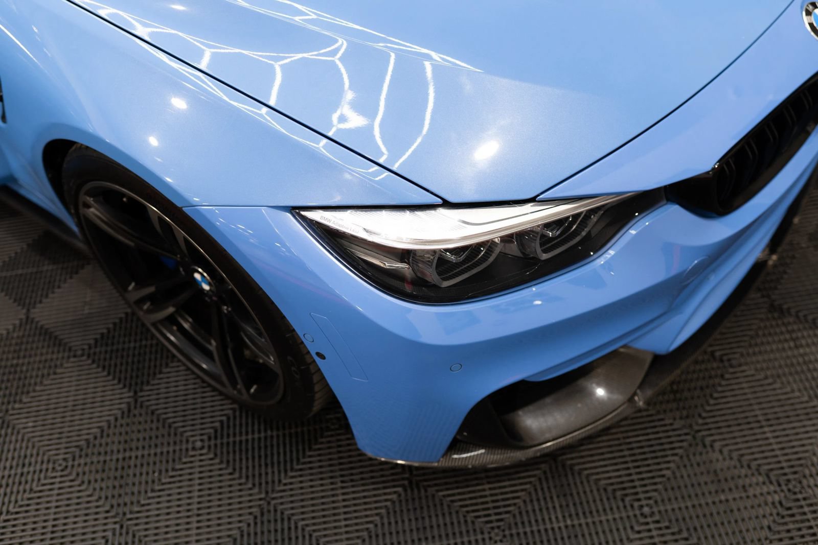 Used 2018 BMW M4 Coupe RWD image 4