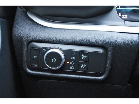 Used 2020 Ford Explorer XLT w/ Equipment Group 202A image 22