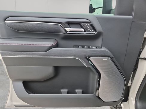 Used 2026 GMC Sierra 2500 AT4X w/ LPO, Black Badging Package image 26