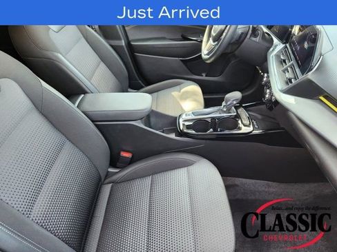 Used 2024 Chevrolet Trax LT w/ Sunroof Package image 27