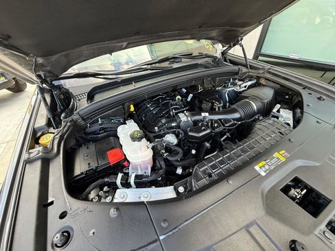 Used 2024 Jeep Grand Cherokee L Laredo AWD/4WD image 38