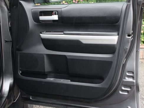 Used 2015 Toyota Tundra SR5 w/ TRD Off Road Package image 38