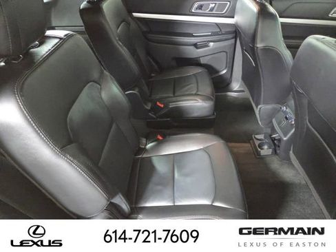Used 2017 Ford Explorer XLT w/ Equipment Group 202A AWD/4WD image 23