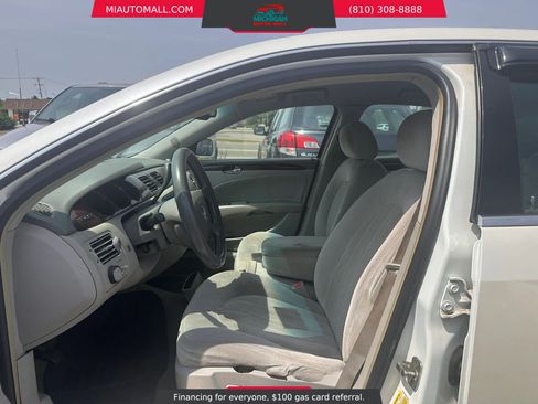 Used 2008 Buick Lucerne CX w/ Driver Confidence Package FWD image 8