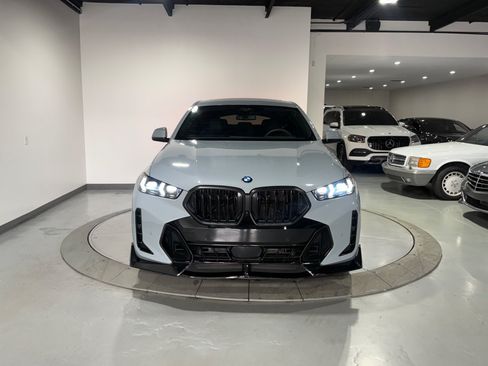 Used 2024 BMW X6 xDrive40i w/ Premium Package AWD/4WD image 4