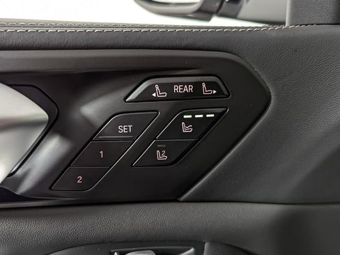 Certified 2025 BMW X7 M60i image 25