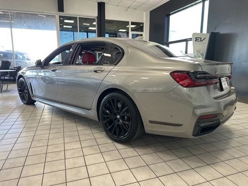 Used 2022 BMW 750i xDrive w/ Executive Package image 13