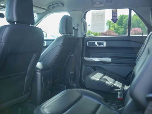 Used 2023 Ford Explorer XLT w/ Equipment Group 202A AWD/4WD image 24