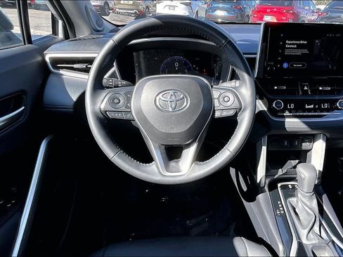 Used 2024 Toyota Corolla Cross XLE w/ Convenience Package AWD/4WD image 7