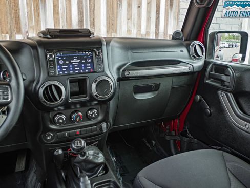 Used 2013 Jeep Wrangler Unlimited Sport w/ Max Tow Pkg AWD/4WD image 16
